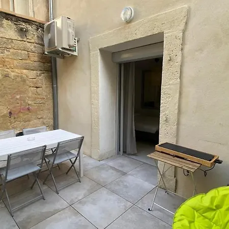 T2 Neuf - Terrace - Center, 8 Min Comedie Apartment